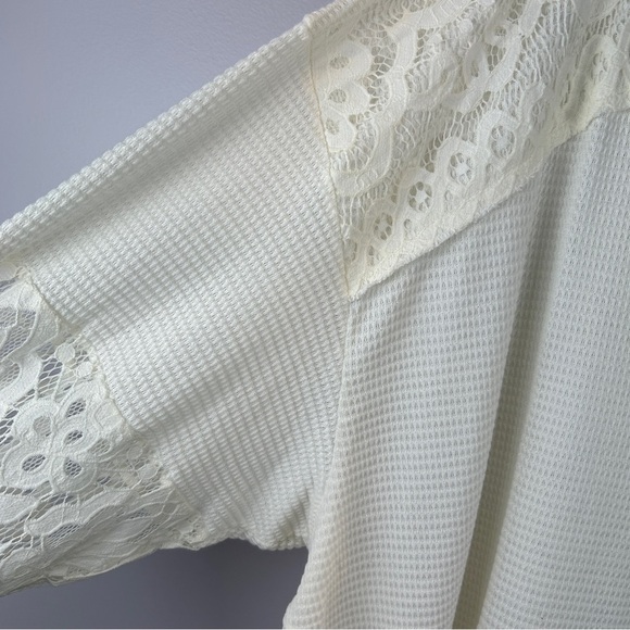 Torrid Neutral Waffle V-Neck Lace Inset Sweatshirt 6X NWT - Picture 9 of 16